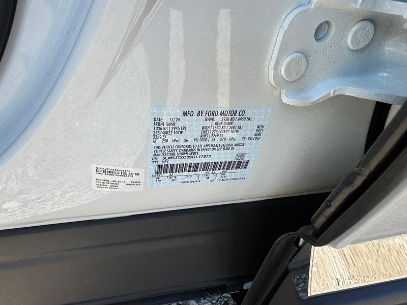 Lincoln Aviator Vehicle Full-screen Gallery Image 29