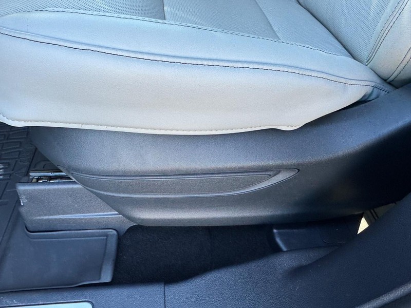 Lincoln Aviator Vehicle Full-screen Gallery Image 20