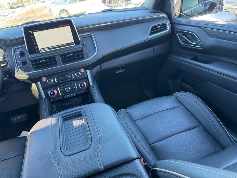 GMC Yukon XL Vehicle Full-screen Gallery Image 17
