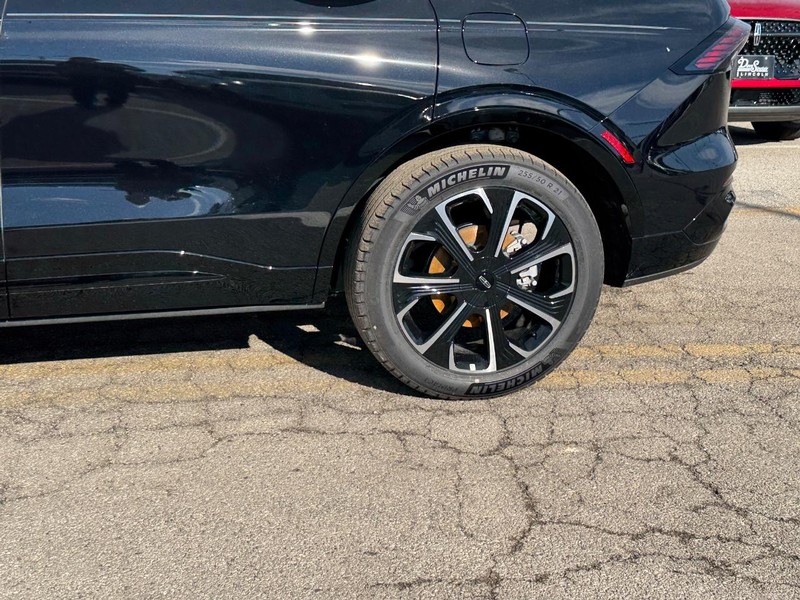 Lincoln Nautilus Vehicle Full-screen Gallery Image 10