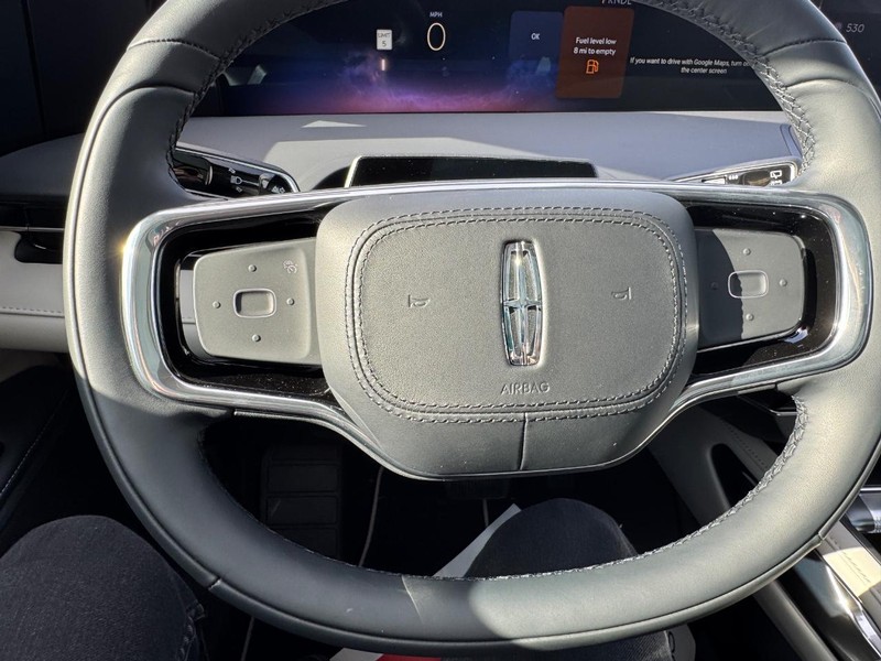 Lincoln Nautilus Vehicle Full-screen Gallery Image 20