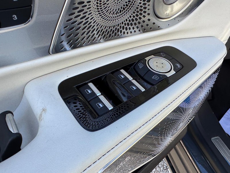 Lincoln Nautilus Vehicle Full-screen Gallery Image 19
