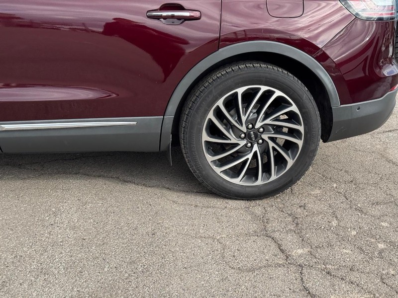 Lincoln Nautilus Vehicle Full-screen Gallery Image 10