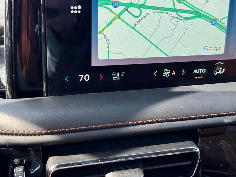 Lincoln Aviator Vehicle Full-screen Gallery Image 28