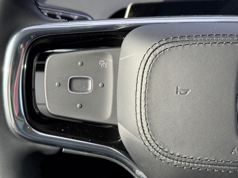 Lincoln Nautilus Vehicle Full-screen Gallery Image 22