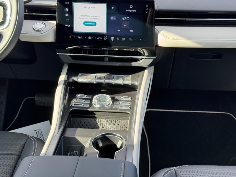 Lincoln Nautilus Vehicle Full-screen Gallery Image 18