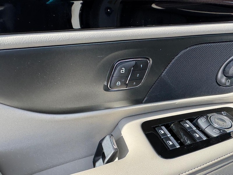 Lincoln Nautilus Vehicle Full-screen Gallery Image 20