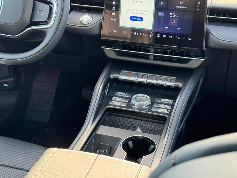 Lincoln Nautilus Vehicle Full-screen Gallery Image 18