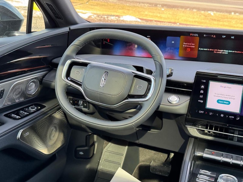 Lincoln Nautilus Vehicle Full-screen Gallery Image 15