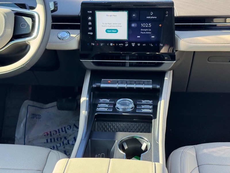 Lincoln Nautilus Vehicle Full-screen Gallery Image 18