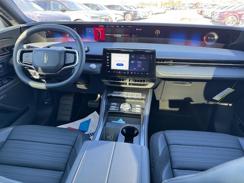 Lincoln Nautilus Vehicle Full-screen Gallery Image 14