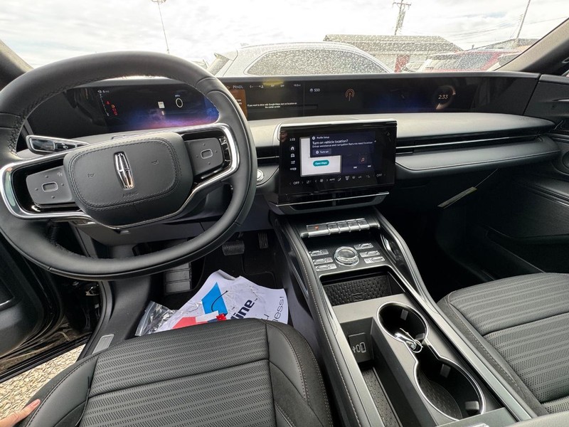Lincoln Nautilus Vehicle Full-screen Gallery Image 13