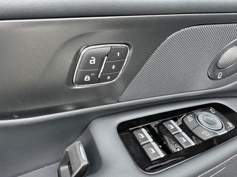 Lincoln Nautilus Vehicle Full-screen Gallery Image 19