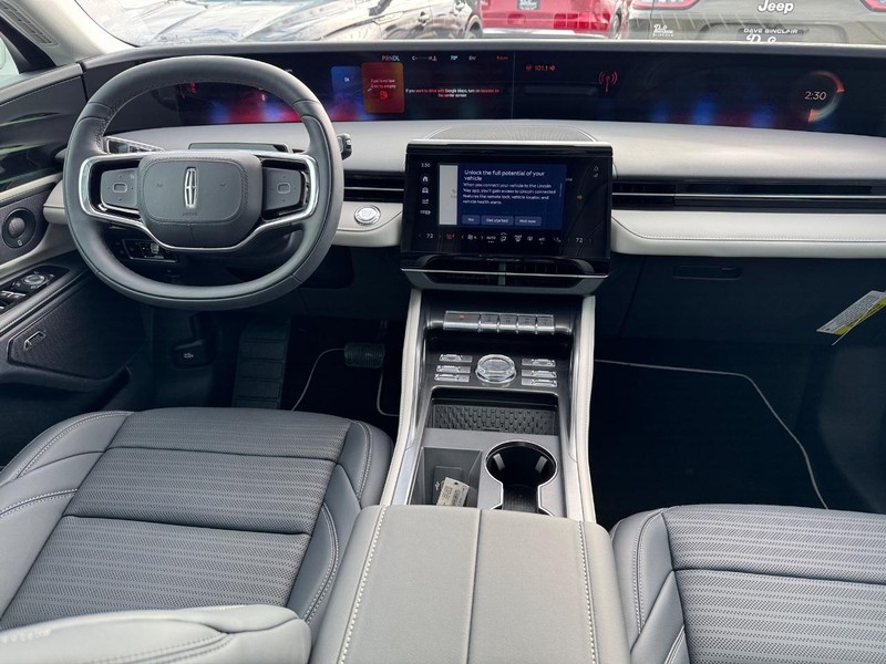 Lincoln Nautilus Vehicle Full-screen Gallery Image 15