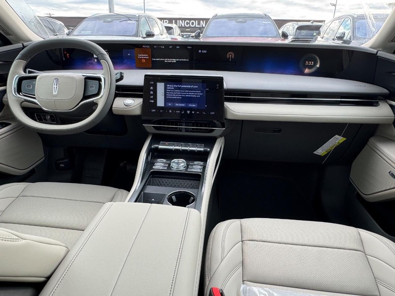 Lincoln Nautilus Vehicle Full-screen Gallery Image 14
