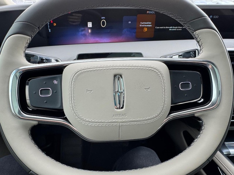Lincoln Nautilus Vehicle Full-screen Gallery Image 21