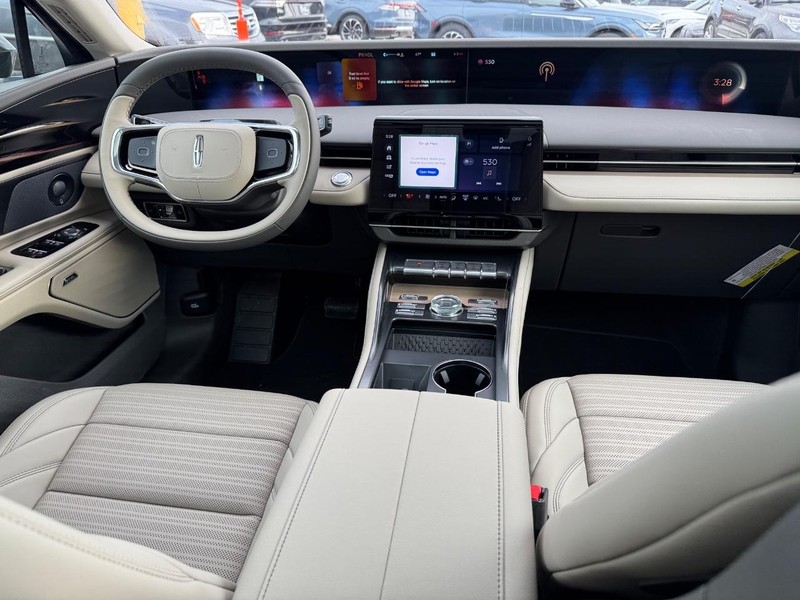 Lincoln Nautilus Vehicle Full-screen Gallery Image 14