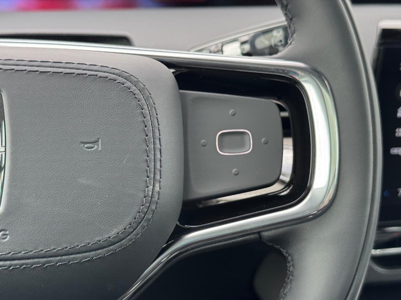 Lincoln Nautilus Vehicle Full-screen Gallery Image 23
