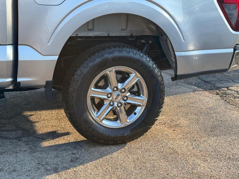 Ford F-150 Vehicle Full-screen Gallery Image 10