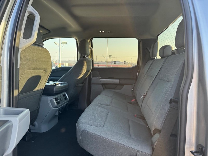 Ford F-150 Vehicle Full-screen Gallery Image 11