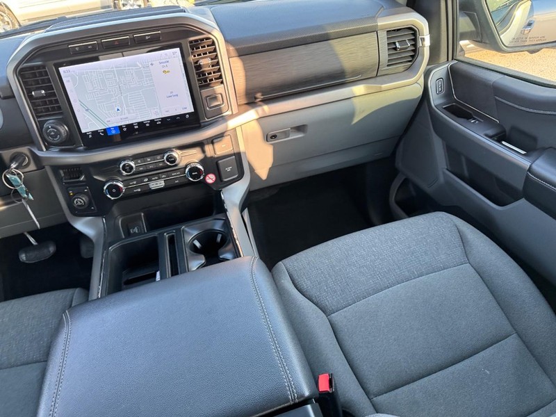 Ford F-150 Vehicle Full-screen Gallery Image 15