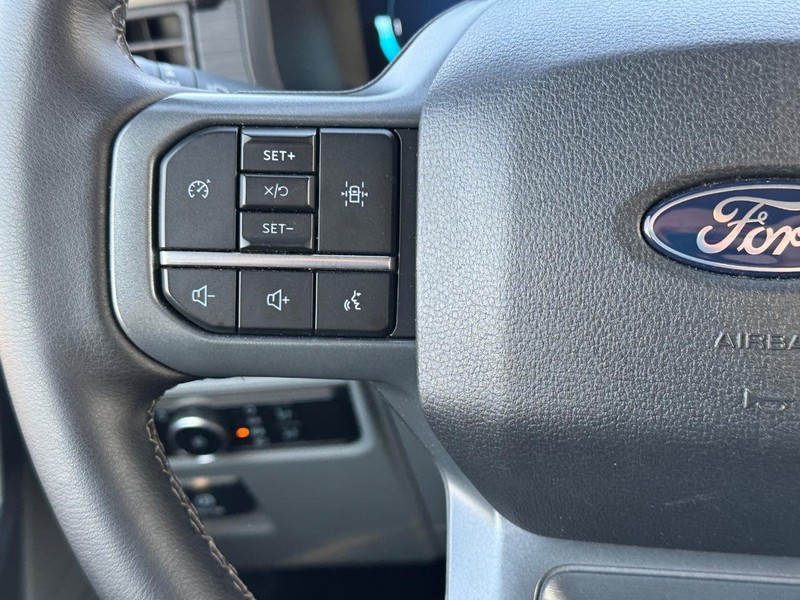 Ford F-150 Vehicle Full-screen Gallery Image 19