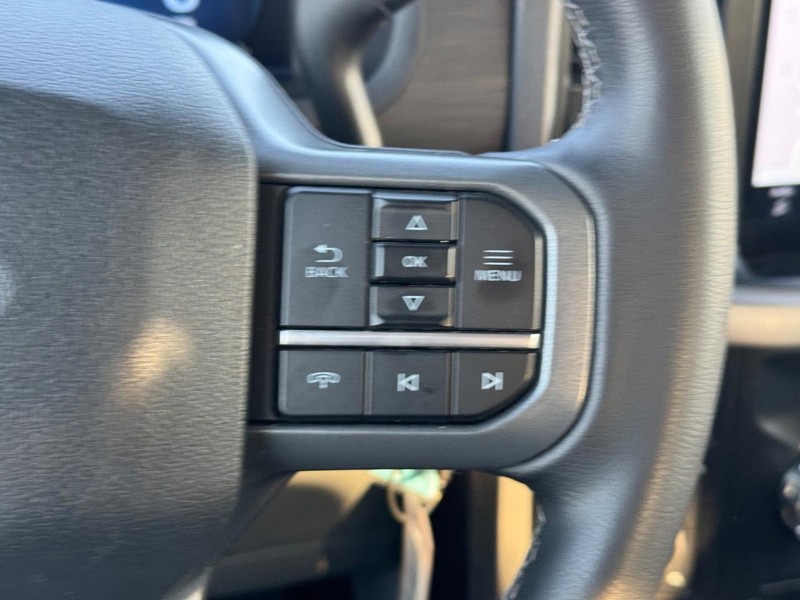Ford F-150 Vehicle Full-screen Gallery Image 20
