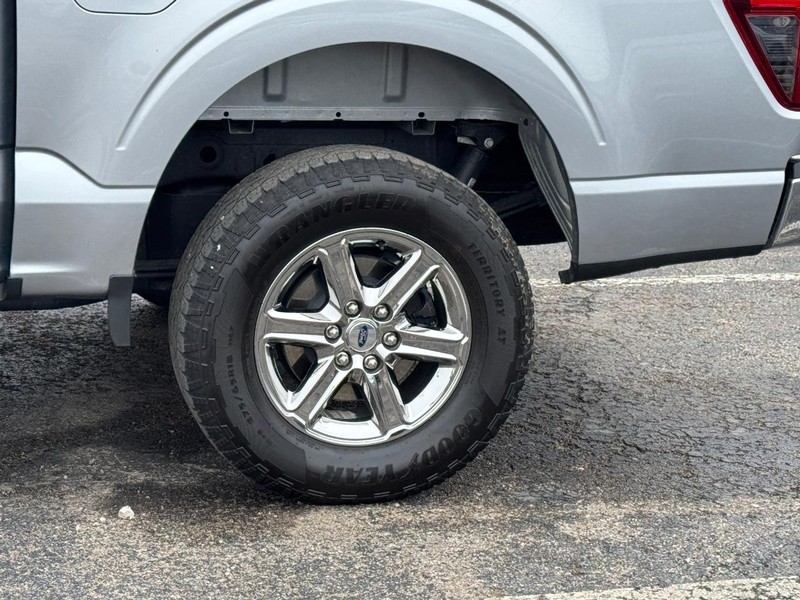 Ford F-150 Vehicle Full-screen Gallery Image 10