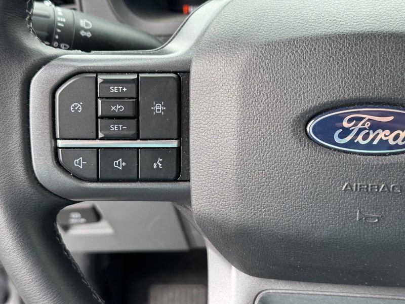 Ford F-150 Vehicle Full-screen Gallery Image 19