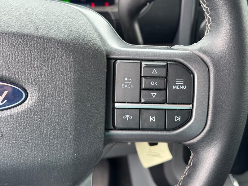 Ford F-150 Vehicle Full-screen Gallery Image 20