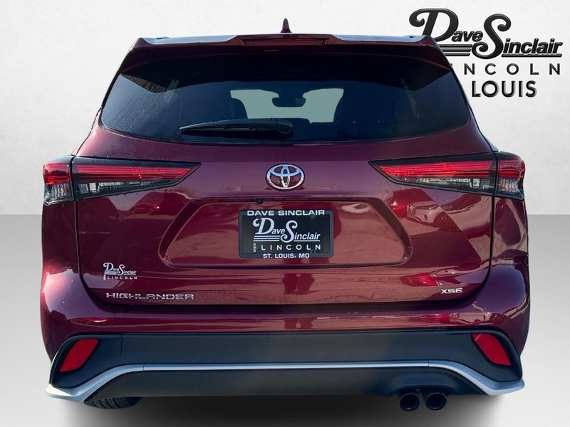 Toyota Highlander Vehicle Full-screen Gallery Image 06
