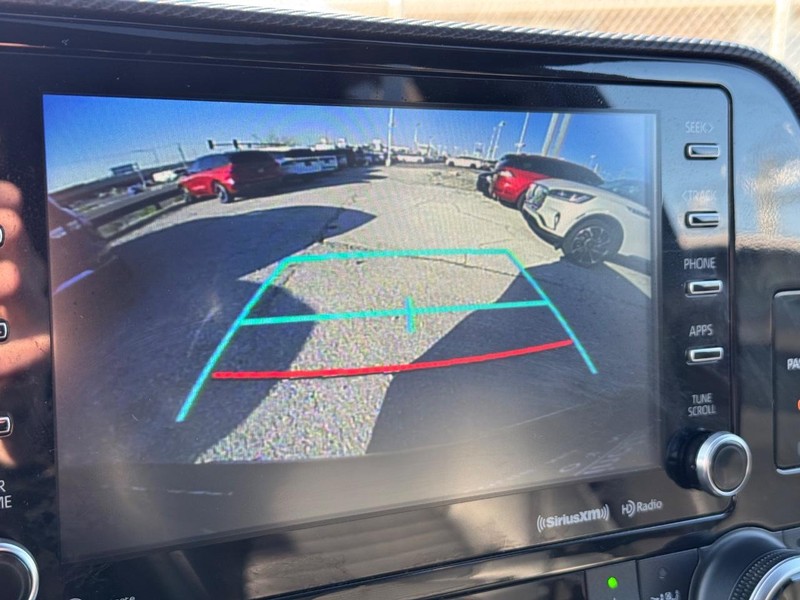 Toyota Highlander Vehicle Full-screen Gallery Image 25
