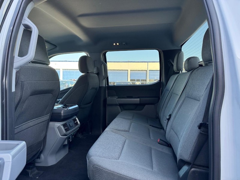 Ford F-150 Vehicle Full-screen Gallery Image 11