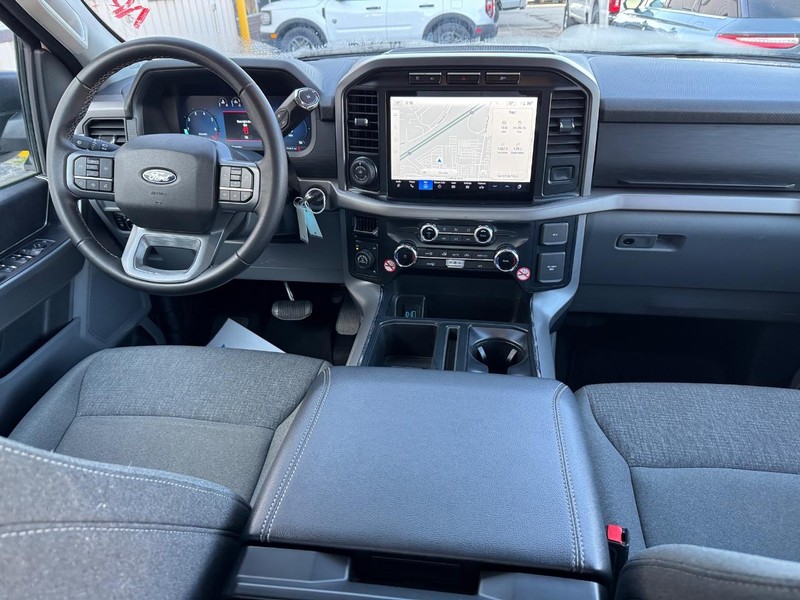 Ford F-150 Vehicle Full-screen Gallery Image 14