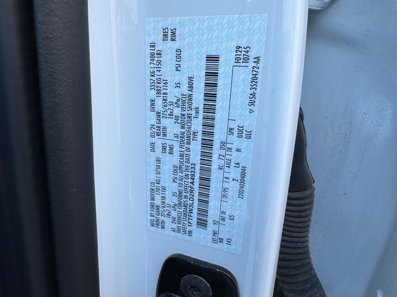 Ford F-150 Vehicle Full-screen Gallery Image 23