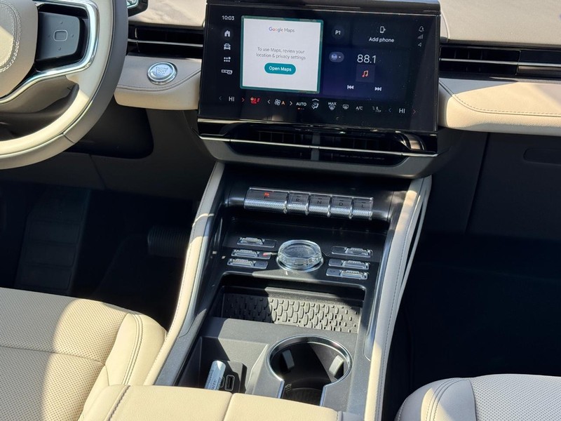 Lincoln Nautilus Vehicle Full-screen Gallery Image 16