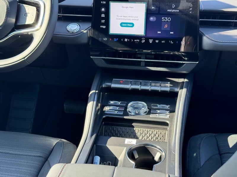 Lincoln Nautilus Vehicle Full-screen Gallery Image 18