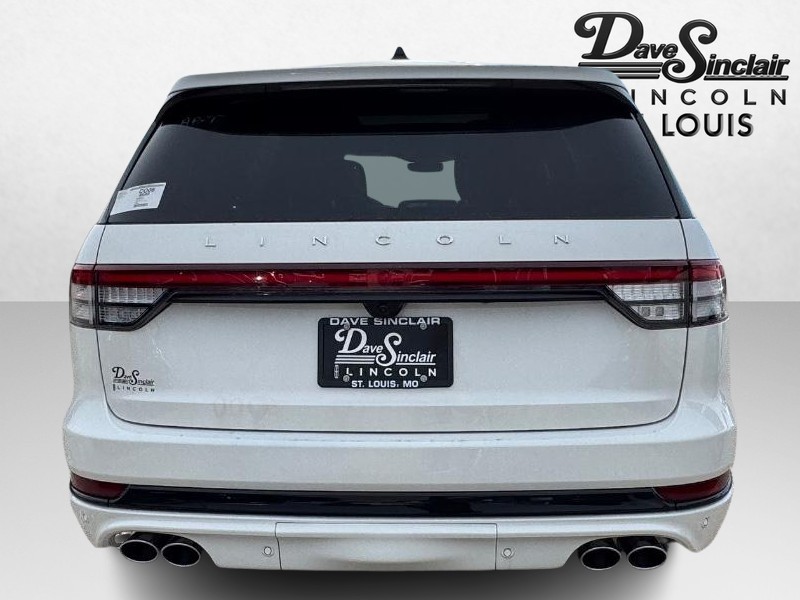 Lincoln Aviator Vehicle Full-screen Gallery Image 06
