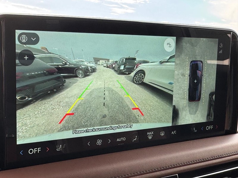 Lincoln Aviator Vehicle Full-screen Gallery Image 27