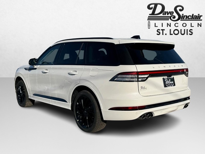 Lincoln Aviator Vehicle Full-screen Gallery Image 07