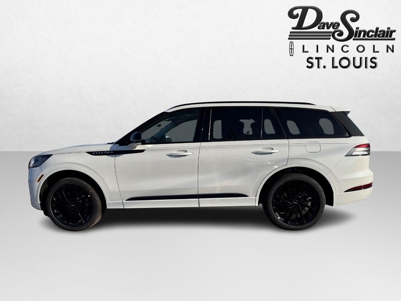Lincoln Aviator Vehicle Full-screen Gallery Image 09