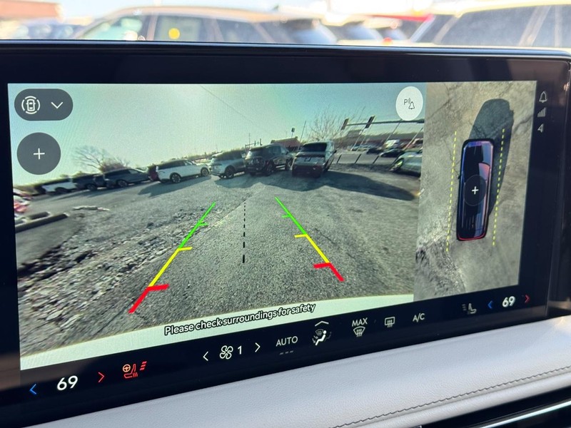 Lincoln Aviator Vehicle Full-screen Gallery Image 27