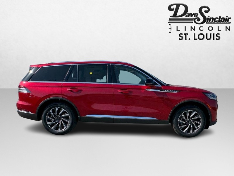 Lincoln Aviator Vehicle Full-screen Gallery Image 04