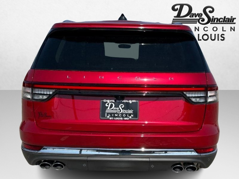 Lincoln Aviator Vehicle Full-screen Gallery Image 07