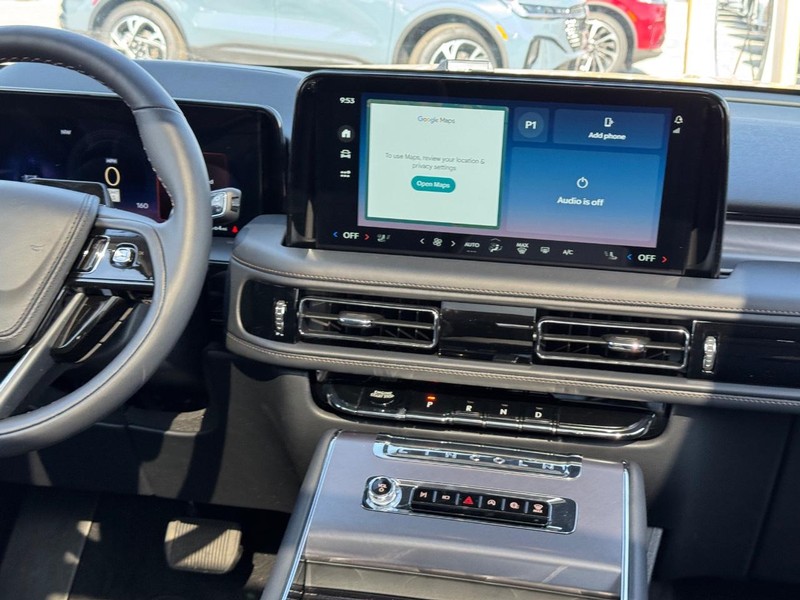 Lincoln Aviator Vehicle Full-screen Gallery Image 20