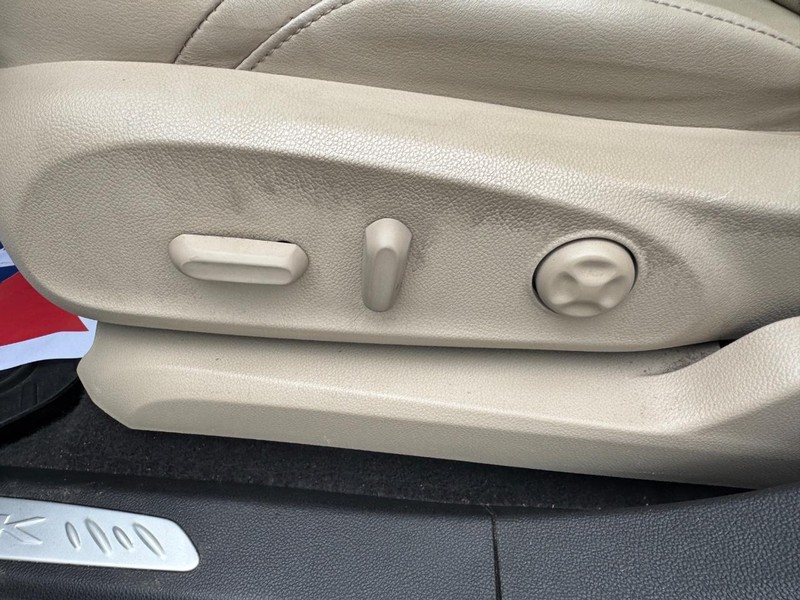 Buick Envision Vehicle Full-screen Gallery Image 18