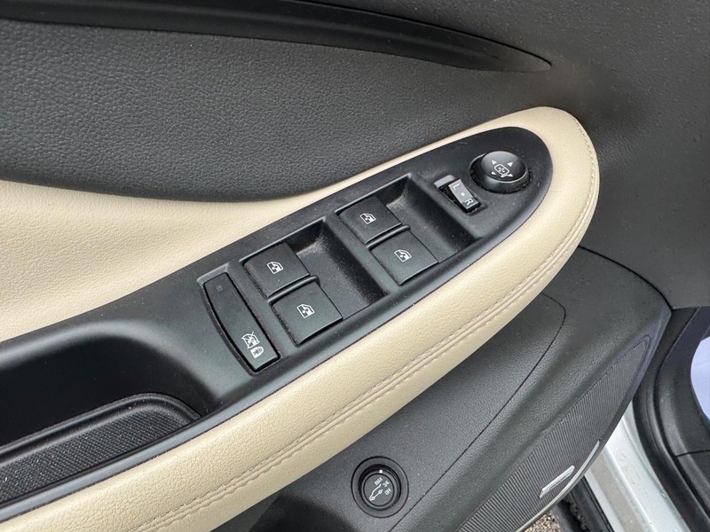 Buick Envision Vehicle Full-screen Gallery Image 19