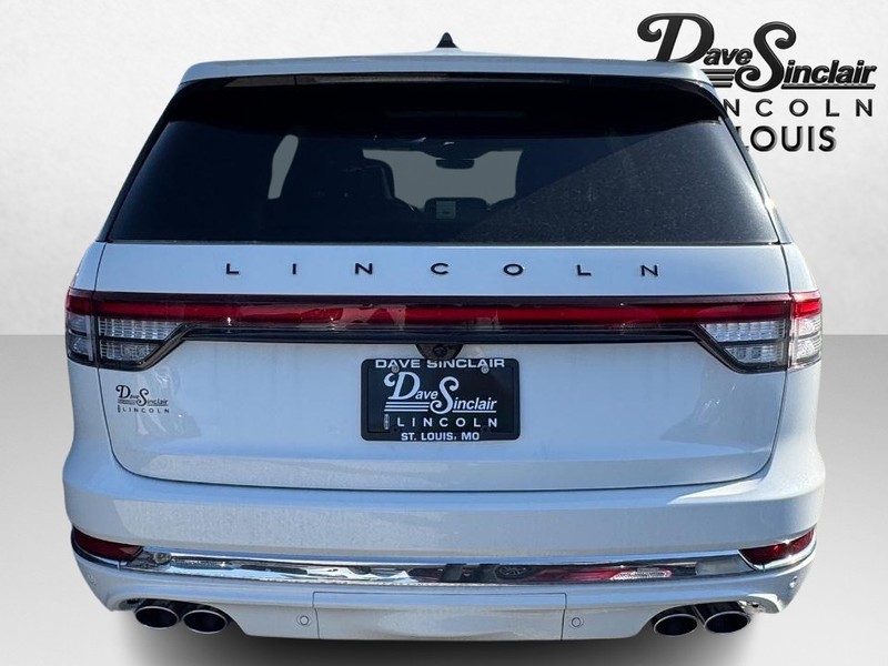 Lincoln Aviator Vehicle Full-screen Gallery Image 06