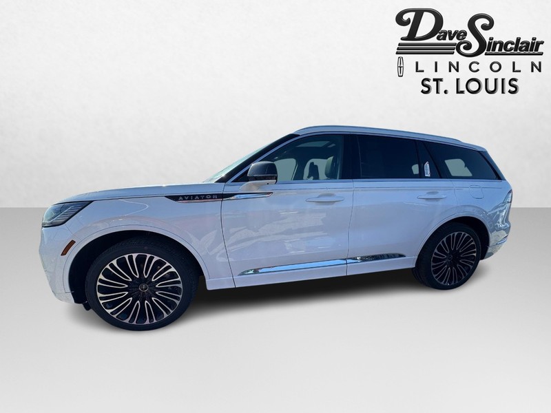 Lincoln Aviator Vehicle Full-screen Gallery Image 09