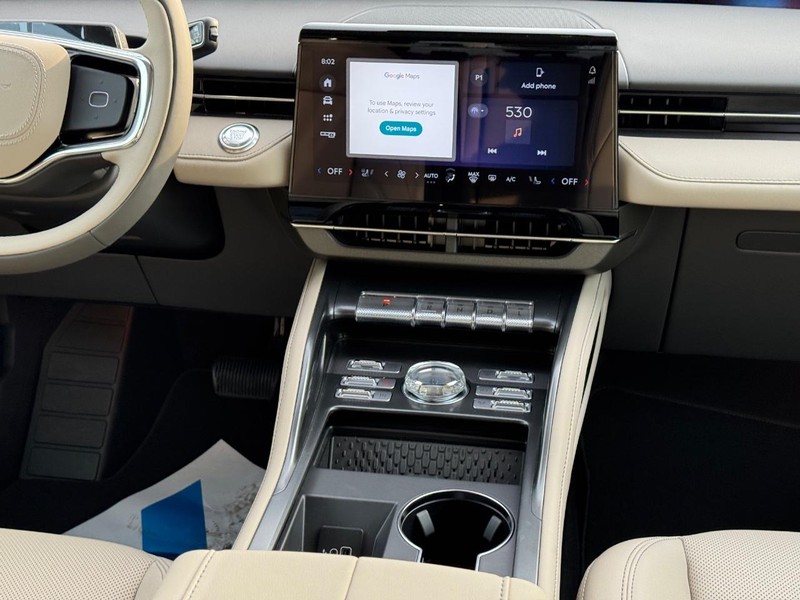Lincoln Nautilus Vehicle Full-screen Gallery Image 16